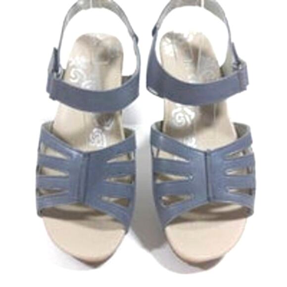 SS#10 Like New $90 Propet Maya Leather Walking Sandals size 9M - Picture 3 of 10
